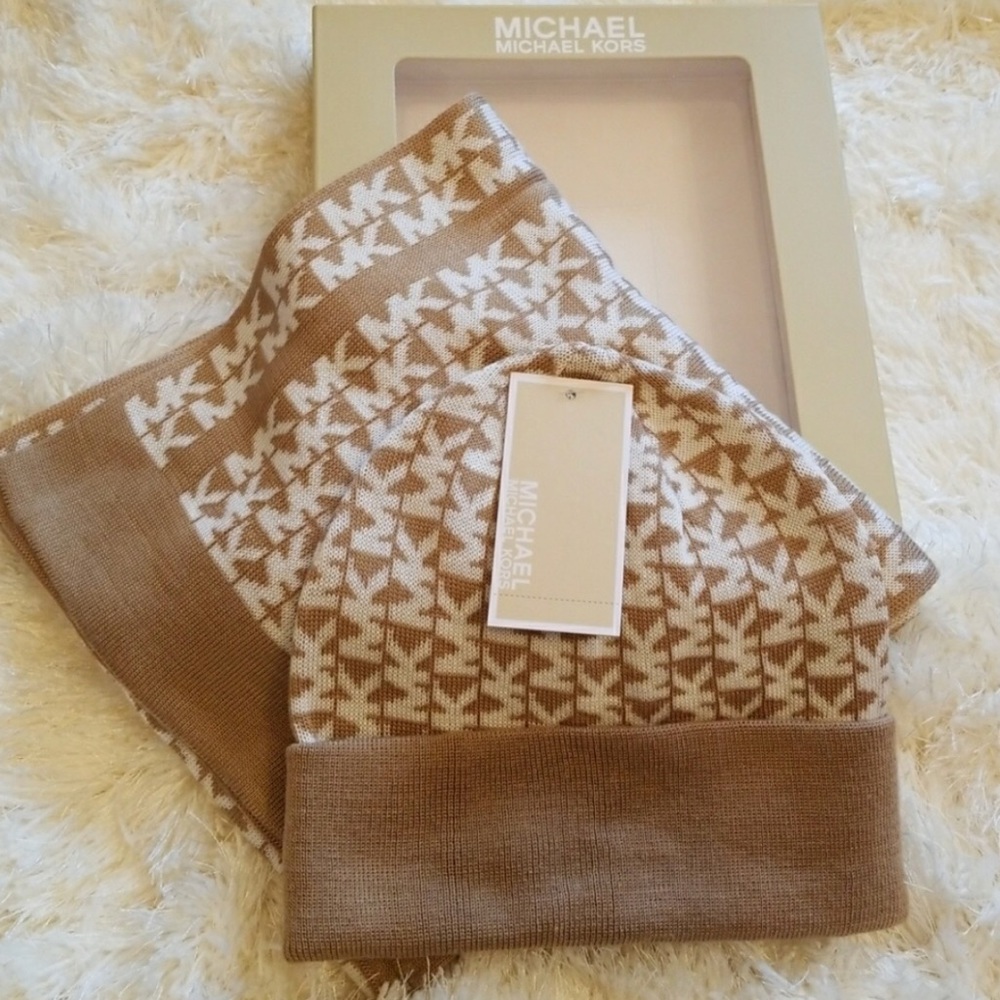 SOLD Michael Kors MK 2 Piece Scarf & Hat Set